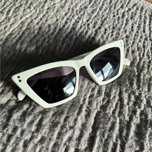 White Italic Cat Eye Subglasses